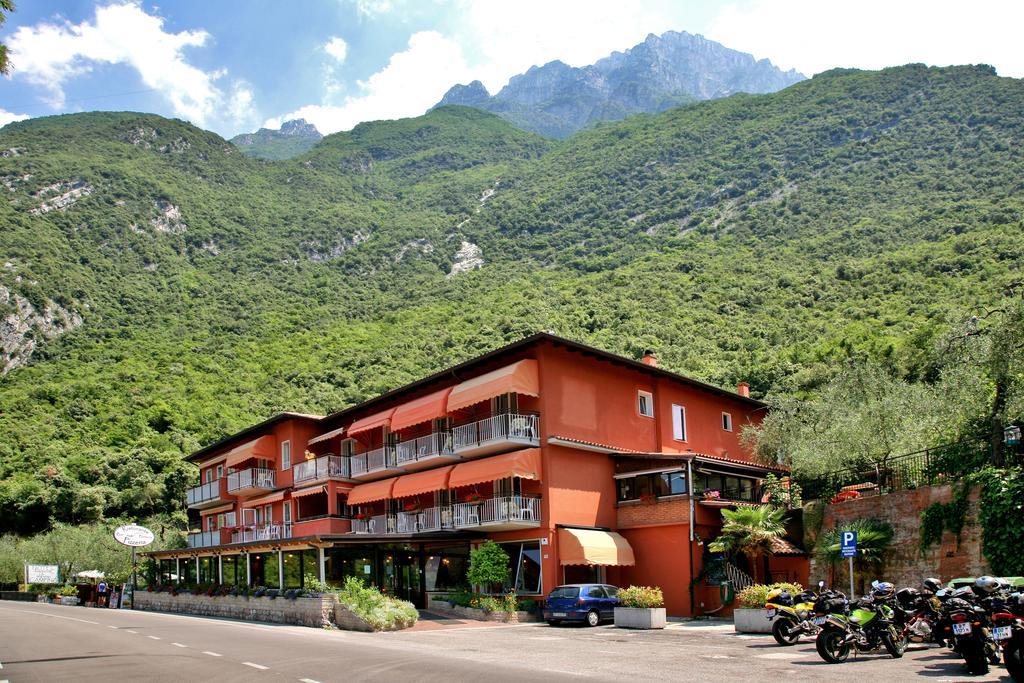 Hotel Baitone - Nature Village Malcesine Exterior photo